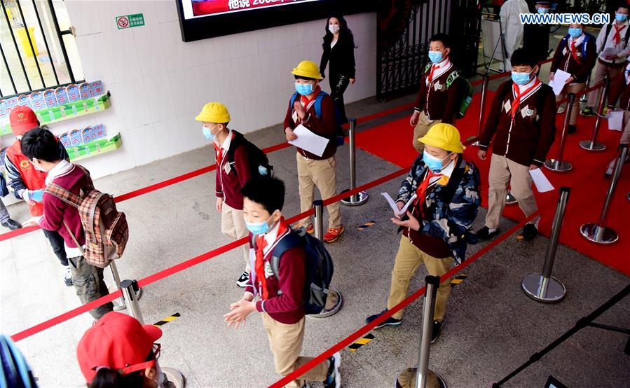 CHINA-ZHENGZHOU-PRIMARY SCHOOLS-RESUMPTION (CN)