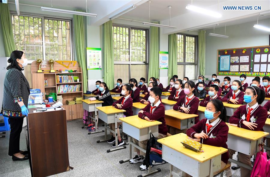CHINA-ZHENGZHOU-PRIMARY SCHOOLS-RESUMPTION (CN)