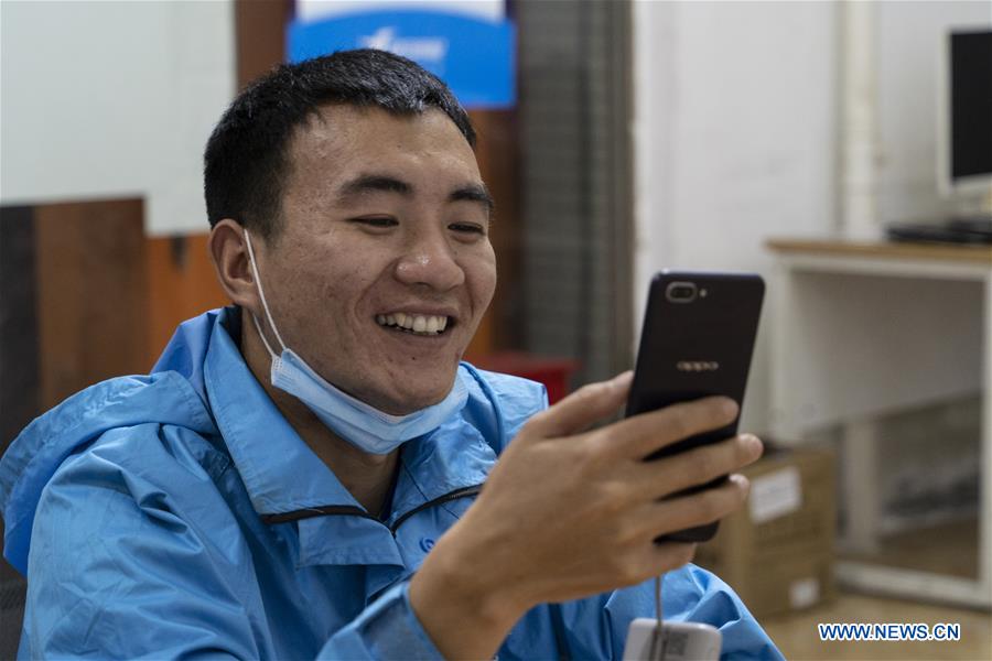 CHINA-SICHUAN-DELIVERY-MAN-POVERTY ALLEVIATION (CN)