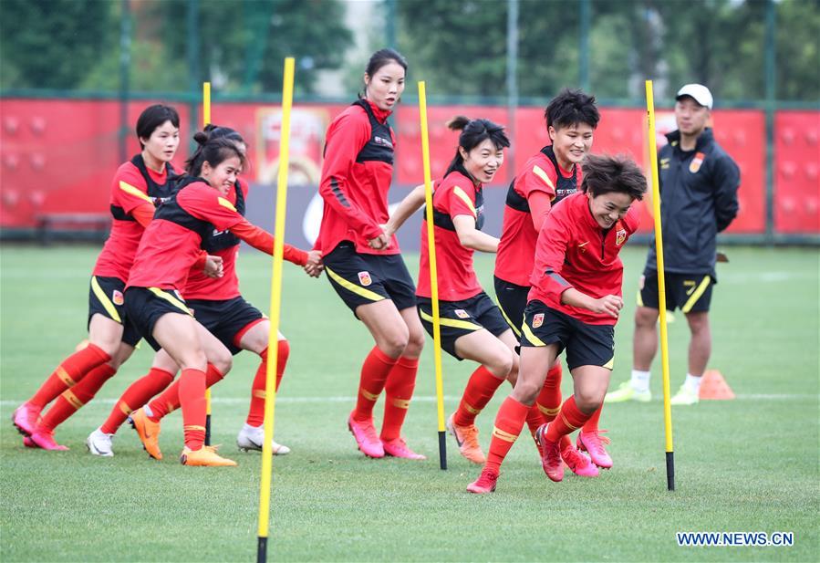 (SP)CHINA-SUZHOU-FOOTBALL-WOMEN'S NATIONAL TEAM-TRAINING SESSION