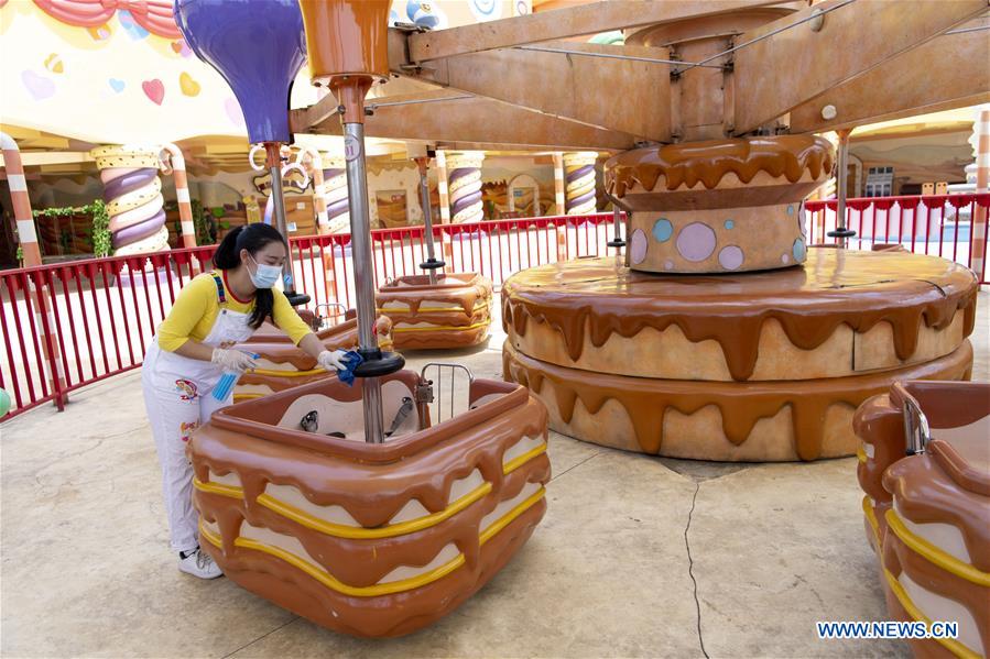 CHINA-WUHAN-COVID-19-THEME PARK-REOPENING (CN)