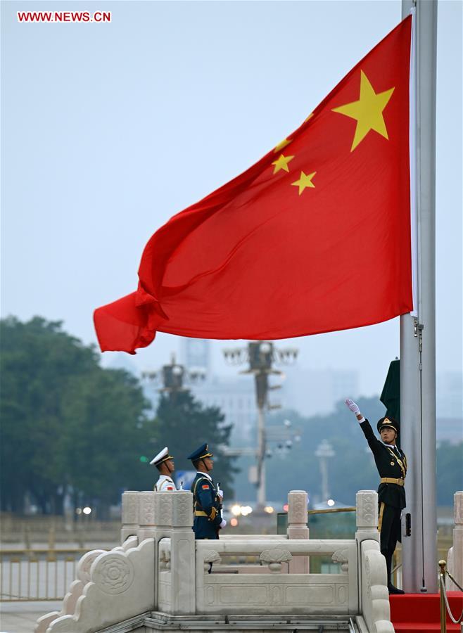 (TWO SESSIONS)CHINA-BEIJING-CPPCC-FLAG-RAISING CEREMONY (CN)