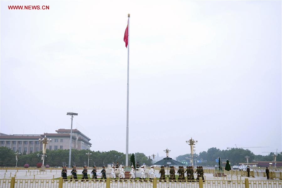 (TWO SESSIONS)CHINA-BEIJING-CPPCC-FLAG-RAISING CEREMONY (CN)