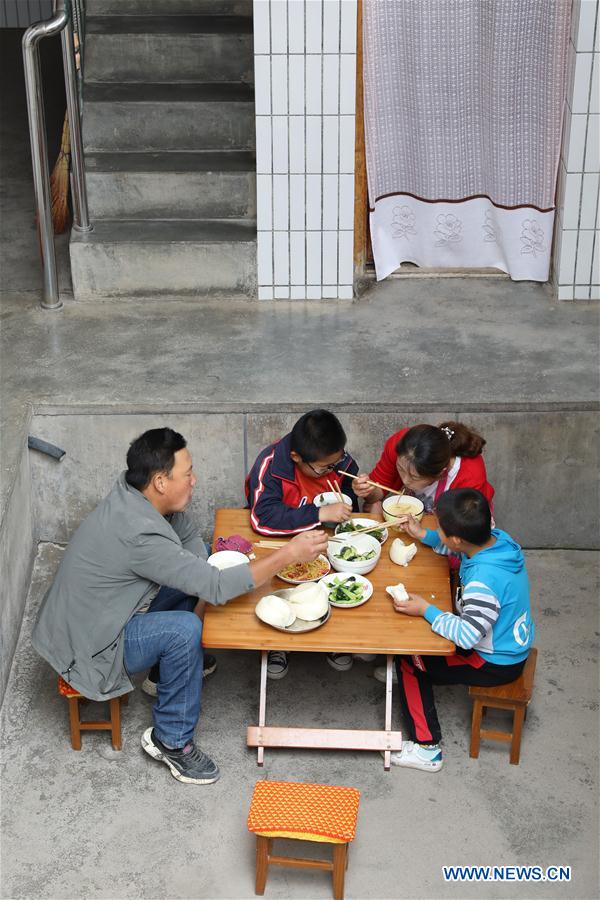 CHINA-GANSU-POVERTY ALLEVIATION-FAMILY REUNION (CN)