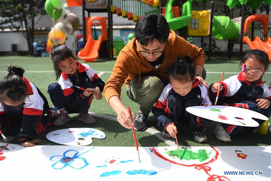CHINA-GANSU-KANGXIAN-POVERTY ALLEVIATION-CHILDREN (CN)
