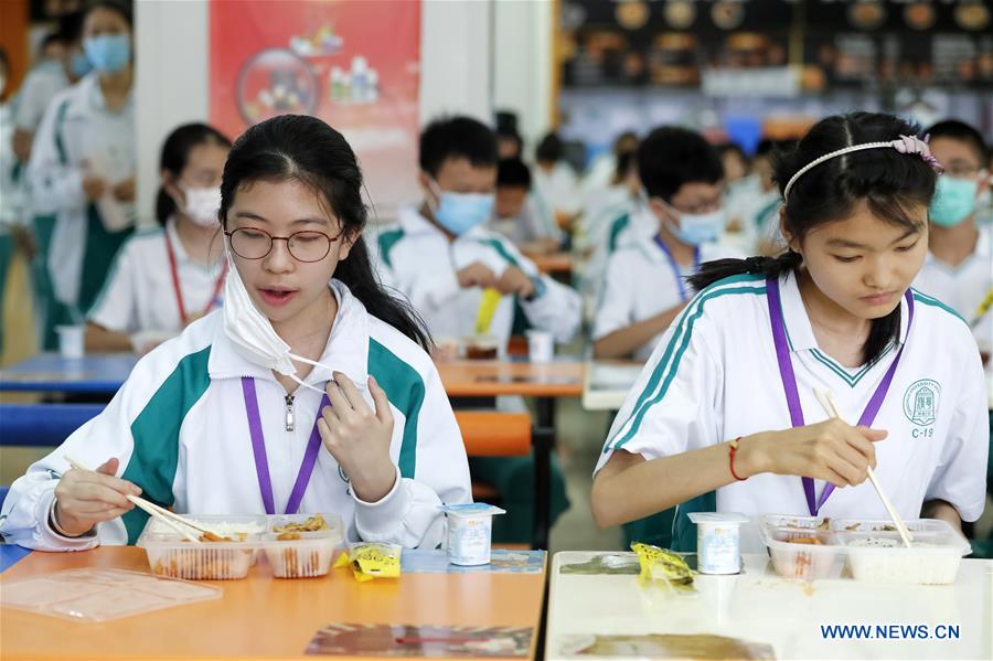 CHINA-BEIJING-SCHOOLS-STUDENTS-RETURN (CN)