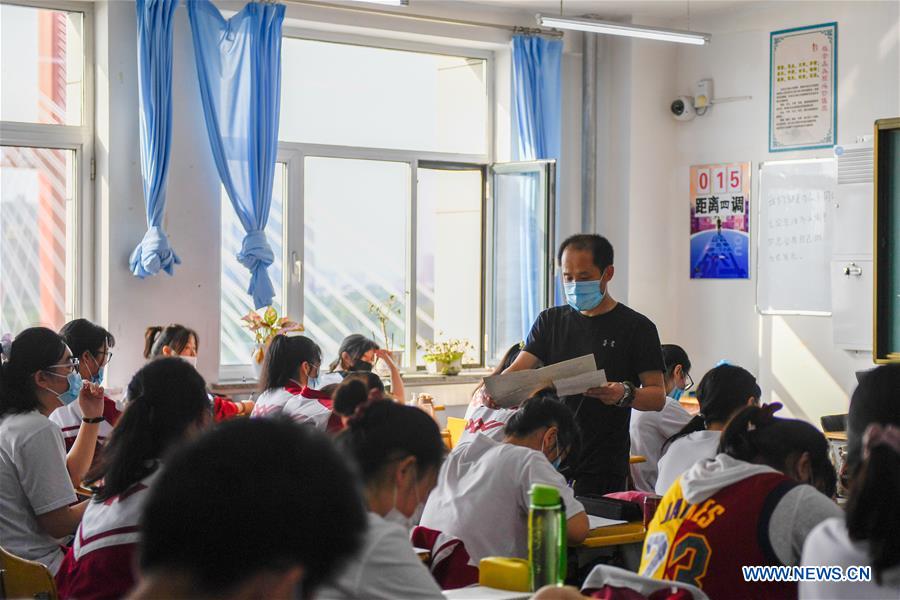 CHINA-JILIN-GRADUATING STUDENTS-CLASSES RESUMPTION (CN)