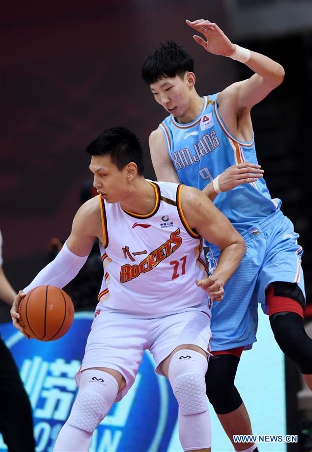 (SP)CHINA-QINGDAO-BASKETBALL-CBA LEAGUE-BAYI VS XINJIANG(CN)