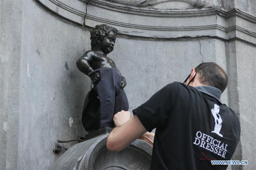 Manneken Pis Dressed Up To Commemorate French National Day In Brussels Xinhua English News Cn