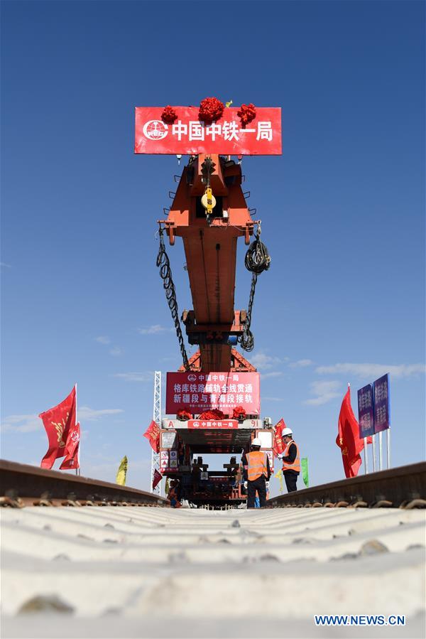 CHINA-XINJIANG-GOLMUD-KORLA RAILWAY-TRACK LAYING-FINISH (CN)