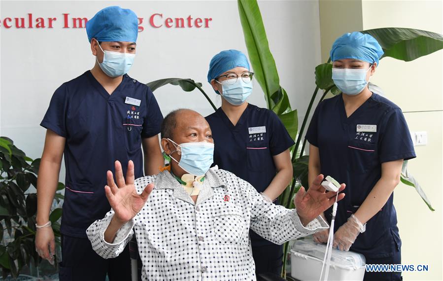 CHINA-HUBEI-WUHAN-COVID-19-LUNG-TRANSPLANT-DISCHARGE (CN)
