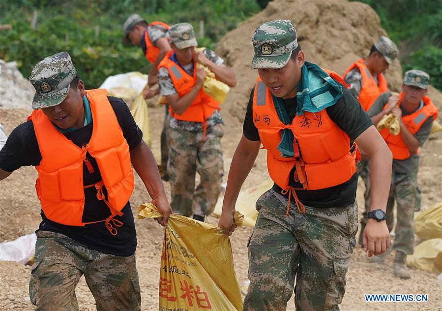 CHINA-JIANGXI-POYANG-FLOOD-VETERAN SOLDIER-VOLUNTEER (CN)
