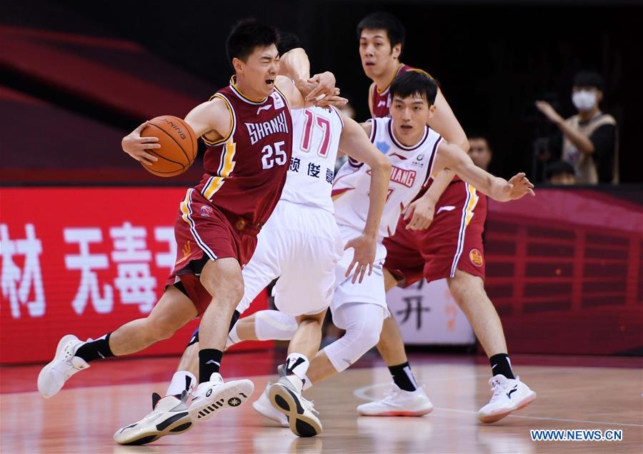 (SP)CHINA-QINGDAO-BASKETBALL-CBA LEAGUE-PLAYOFFS-ROUND OF 12-ZHEJIANG GOLDEN BULLS VS SHANXI LOONGS (CN)