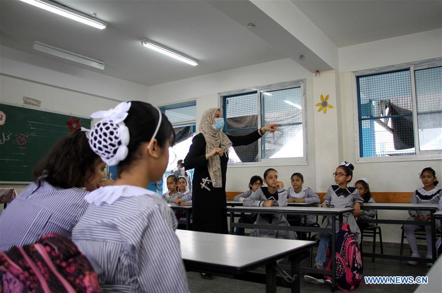 MIDEAST-GAZA-SCHOOL-FIRST DAY