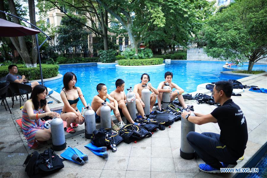 Trainees learn scuba diving in club in China's Guizhou Xinhua English.news.cn