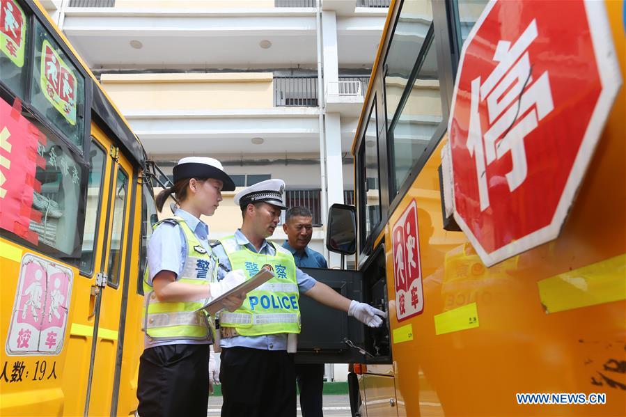 #CHINA-ANHUI-HUAIBEI-SCHOOL BUS-SAFETY CHECK (CN)