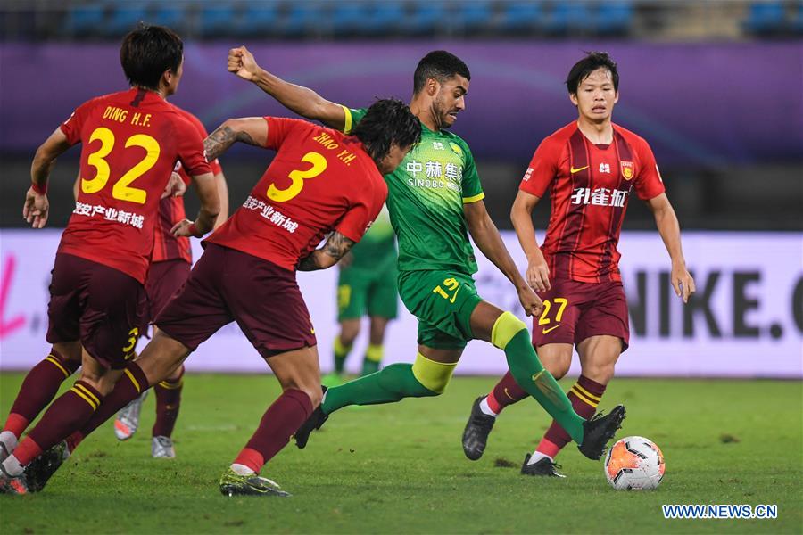 (SP)CHINA-SUZHOU-FOOTBALL-CSL-HEBEI CHINA FORTUNE VS BEIJING SINOBO GUOAN (CN)