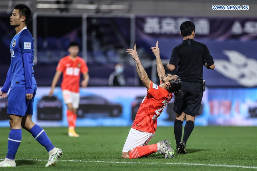 (SP)CHINA-DALIAN-FOOTBALL-CFA CUP-GUANGZHOU EVERGRANDE TAOBAO VS HENAN JIANYE (CN)