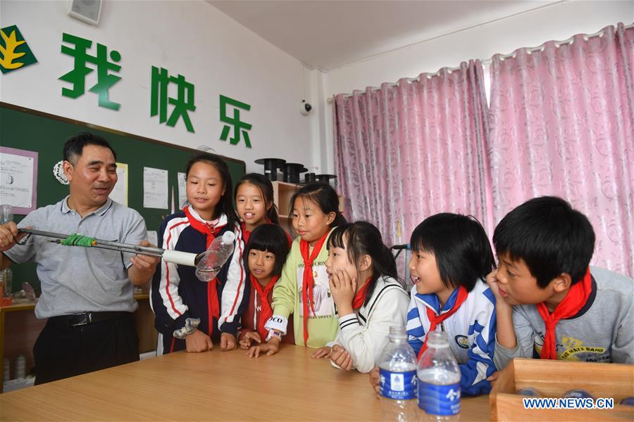 CHINA-JIANGXI-LUXI-TEACHER-HANDMADE TEACHING AID (CN)