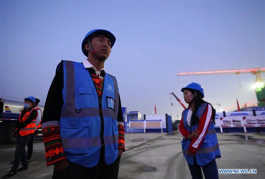 CHINA-HEBEI-XIONGAN NEW AREA-CONSTRUCTION-TOWER CRANE DRIVER (CN)