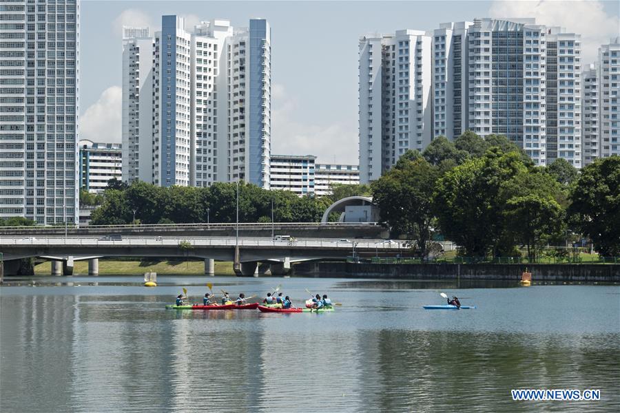 Students learn to kayak on Singapore's Kallang River Xinhua English