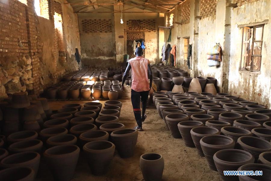 SUDAN-KHARTOUM-CLAY POTS