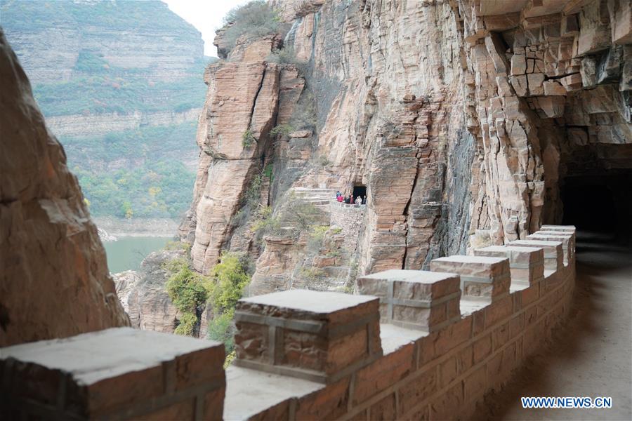 CHINA-HEBEI-CLIFF-ROAD (CN)