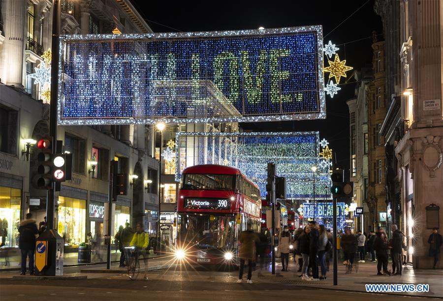 Dollar Uitwerpselen Opsplitsen Christmas lights illuminate main shopping Oxford Street in London - Xinhua  | English.news.cn