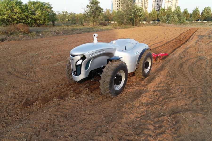 Omitido Violar Agotamiento China develops electric-hub driverless tractor - Xinhua | English.news.cn