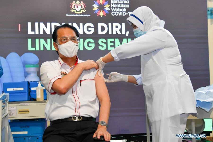 How many people vaccinated in malaysia