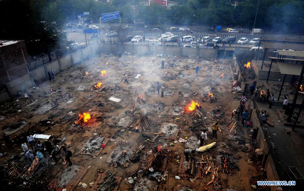 Burning funeral pyres seen in Delhi, India Xinhua English.news.cn