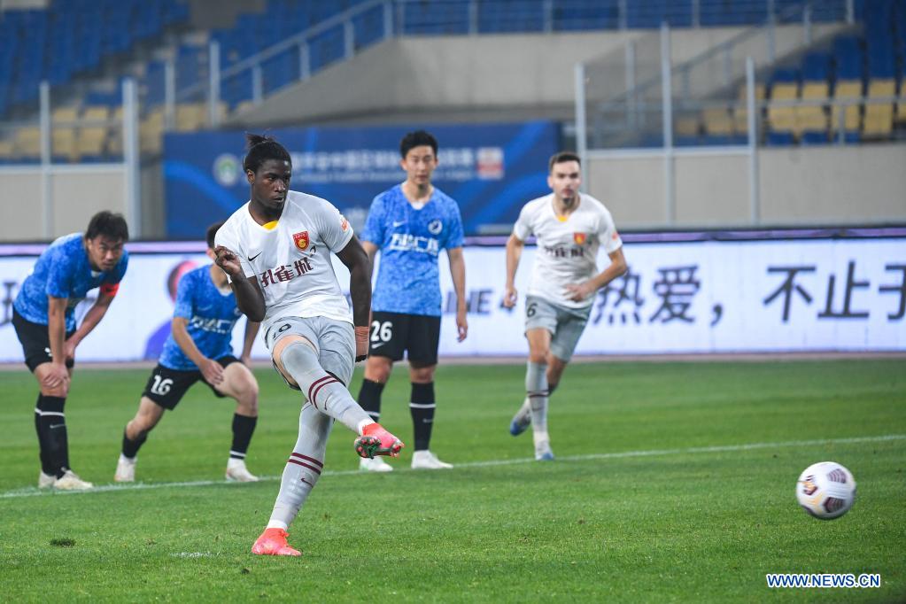 CSL Dalian Professional FC vs. Hebei FC Xinhua English.news.cn