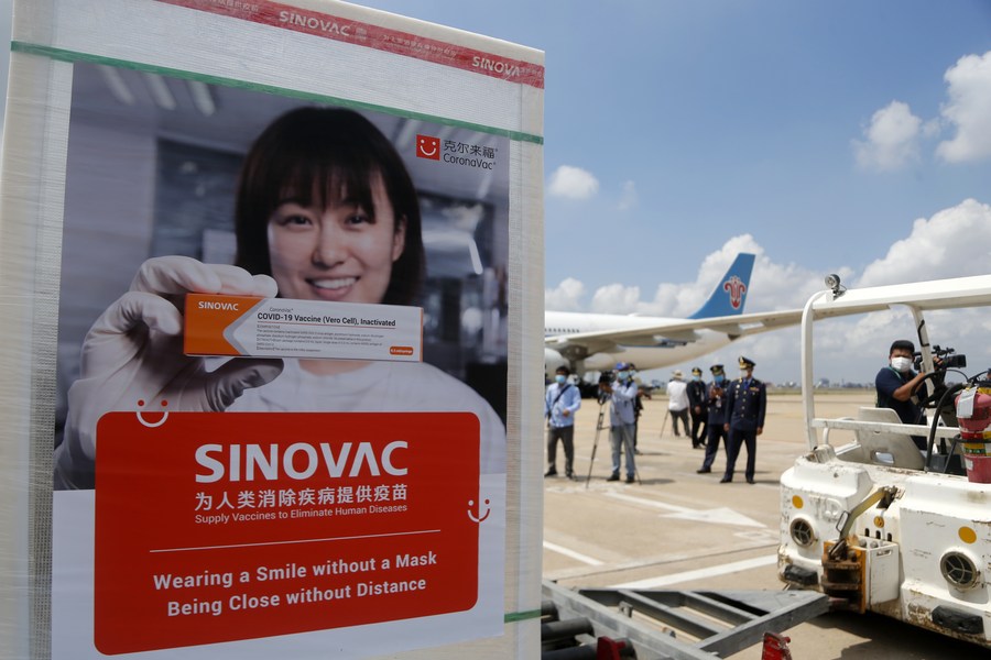 4th batch of China's Sinovac COVID-19 vaccine arrives in Cambodia
