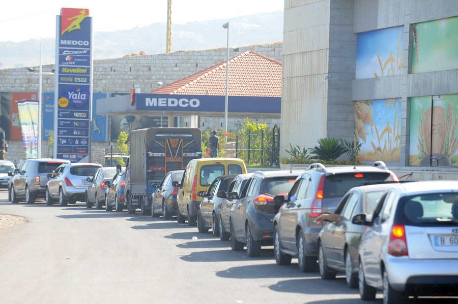 Mideast in Pictures Lebanese gas stations overcrowded amid fears about