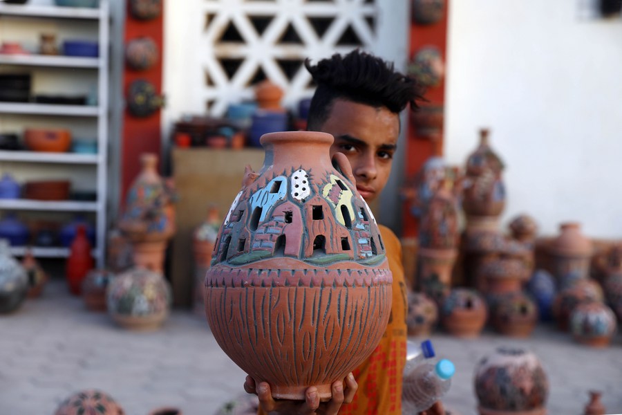 Mideast in Pictures A tour of Fustat Pottery City in Cairo Xinhua