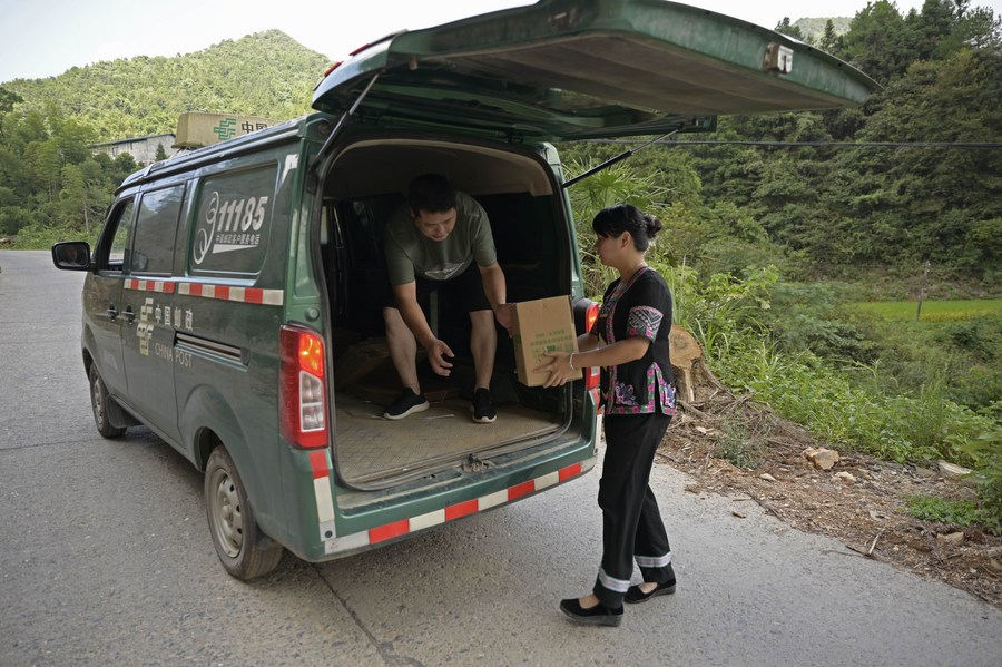 China to improve rural delivery logistics to unleash consumption
