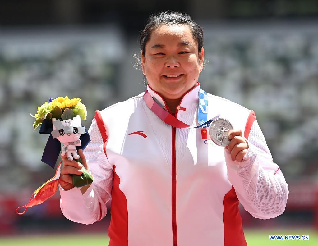 Chinese veteran Wang Zheng wins silver in women's hammer throw at Tokyo