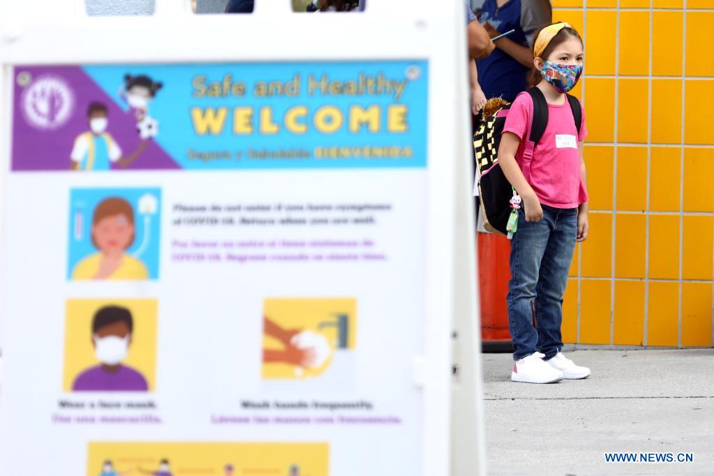Maskwearing required as students return to classrooms in Los Angeles