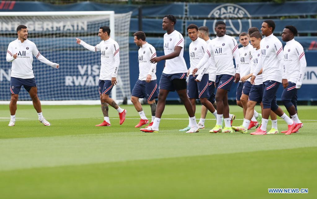 Slang landen prioriteit In pics: training session at Paris Saint-Germain football club's training  ground