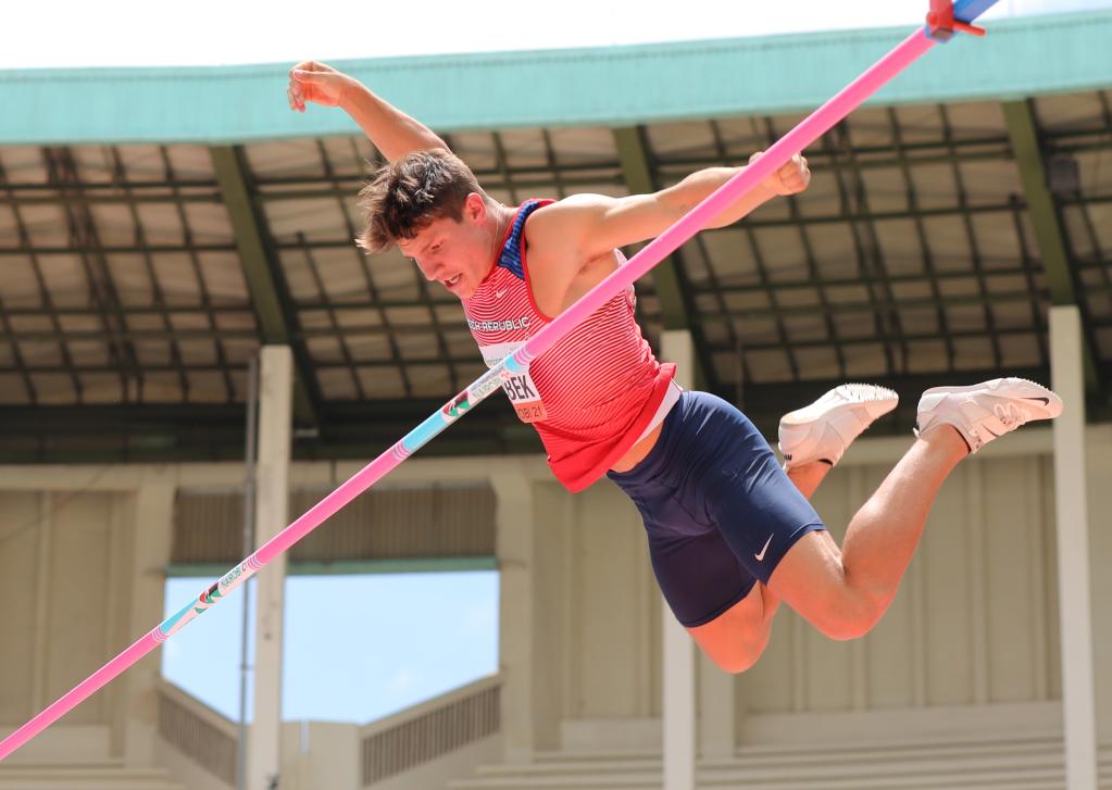 Watch Decathlon: Pole Vault A