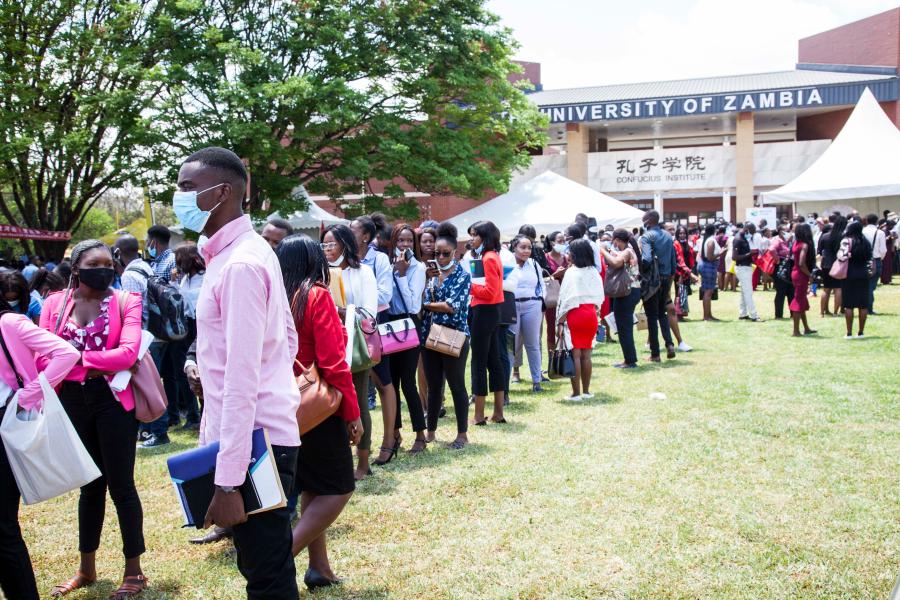 (Hello Africa) Chinese enterprises defy COVID19 challenges by offering