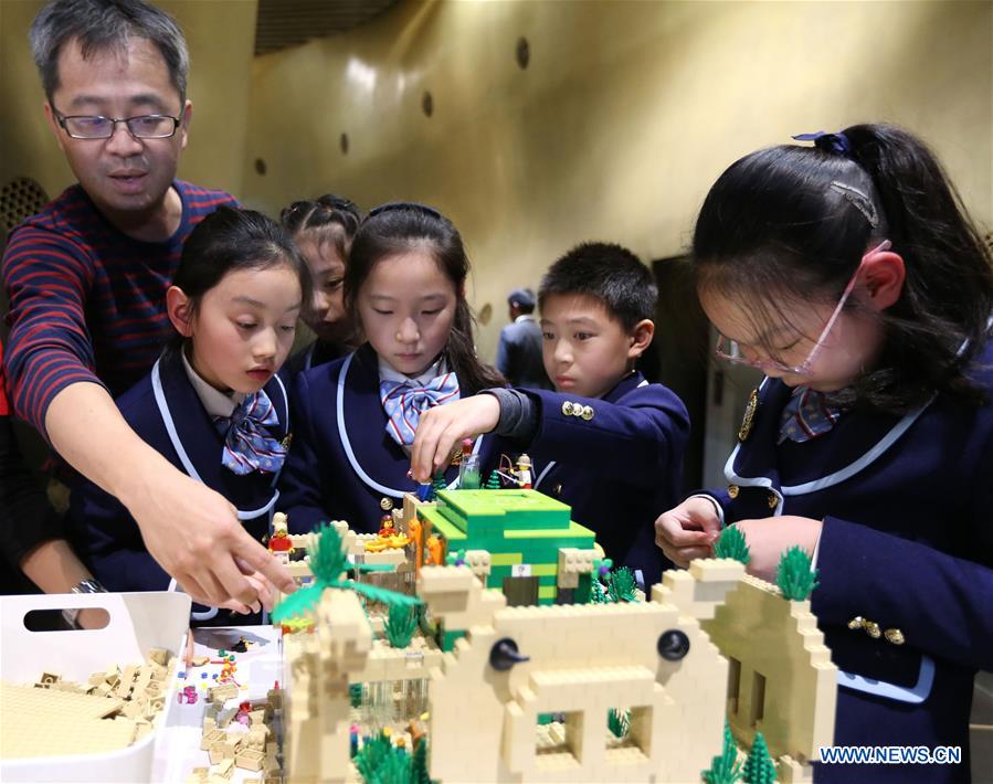 CHINA-SHANGHAI-LEGO-"VERTICAL CITY" MODEL (CN)
