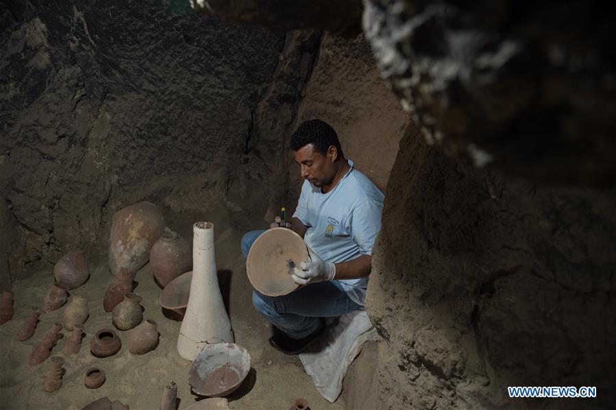 EGYPT-LUXOR-TOMB-DISCOVERY