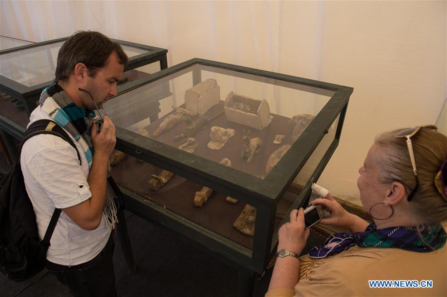 EGYPT-LUXOR-TOMB-DISCOVERY