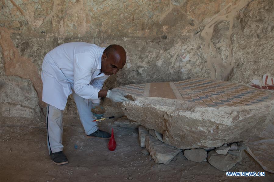 EGYPT-LUXOR-TOMB-DISCOVERY