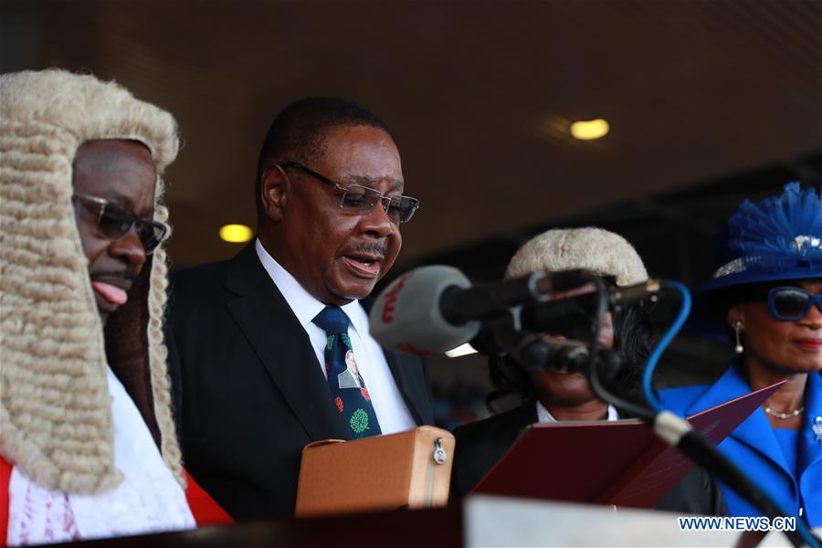 MALAWI-BLANTYRE-NEWLY-ELECTED PRESIDENT-PETER MUTHARIKA-SWEARING IN