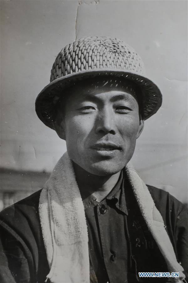 CHINA-LIAONING-ANSHAN-ANSTEEL-GENERATIONS-WORKERS (CN)