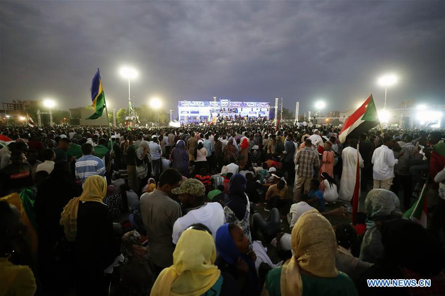 SUDAN-KHARTOUM-TRANSITIONAL PERIOD DOCUMENTS-SIGNING-CELEBRATION