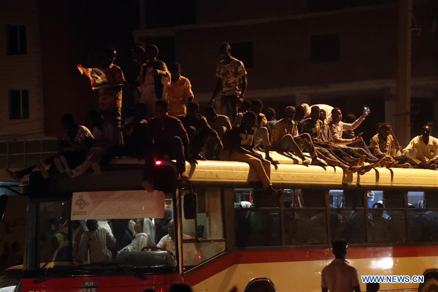 SUDAN-KHARTOUM-TRANSITIONAL PERIOD DOCUMENTS-SIGNING-CELEBRATION