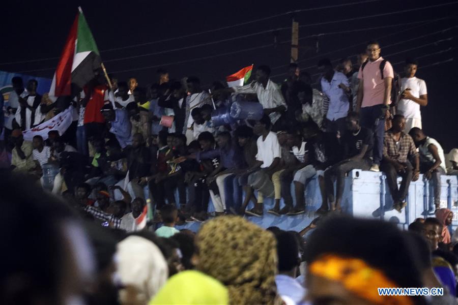 SUDAN-KHARTOUM-TRANSITIONAL PERIOD DOCUMENTS-SIGNING-CELEBRATION